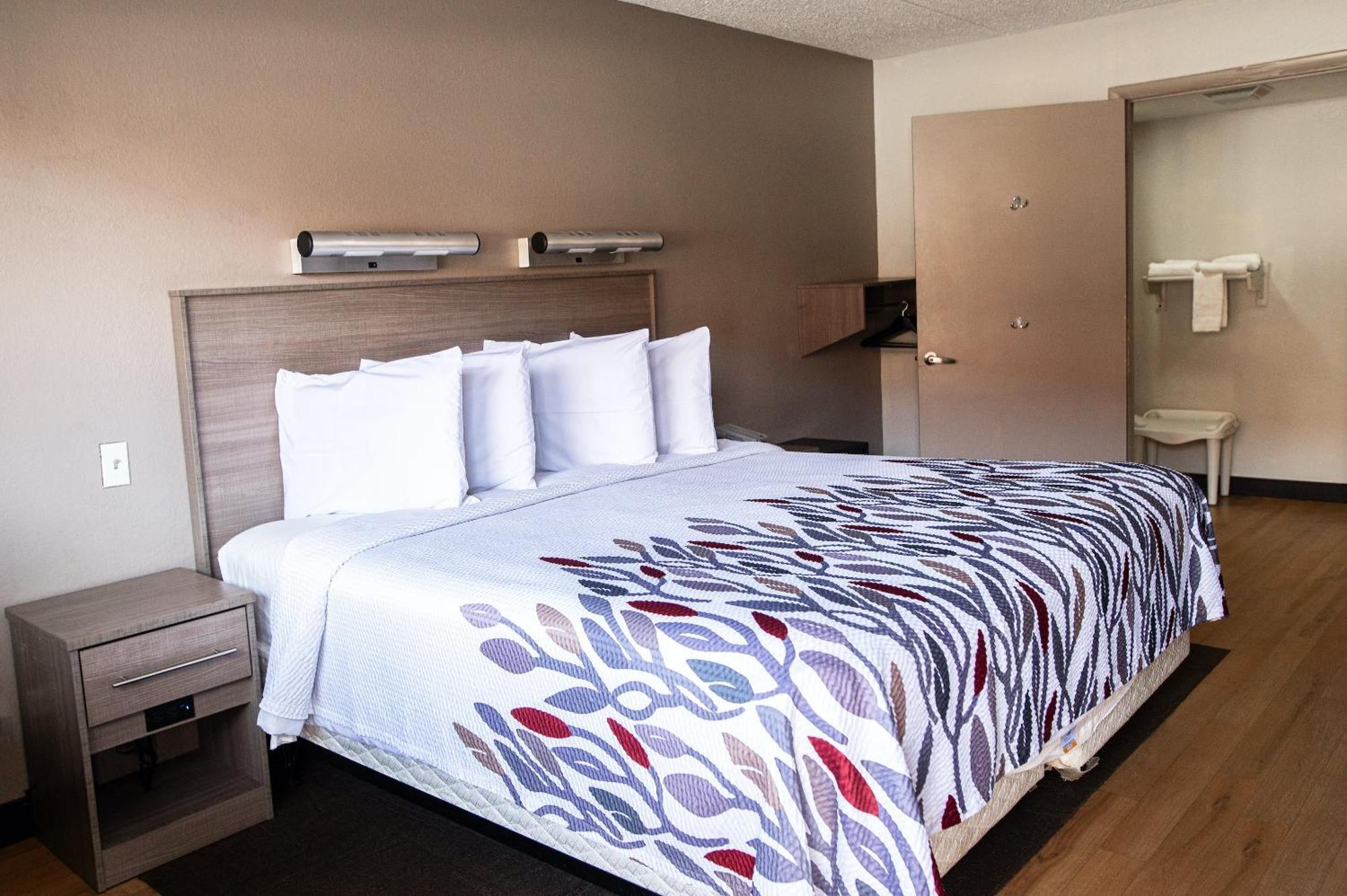 Red Roof Inn Rochester - Хенриетта Экстерьер фото